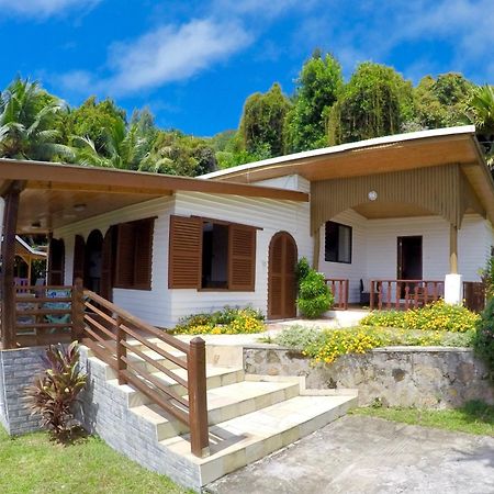 Chalets Cote Mer Baie Sainte Anne Екстериор снимка