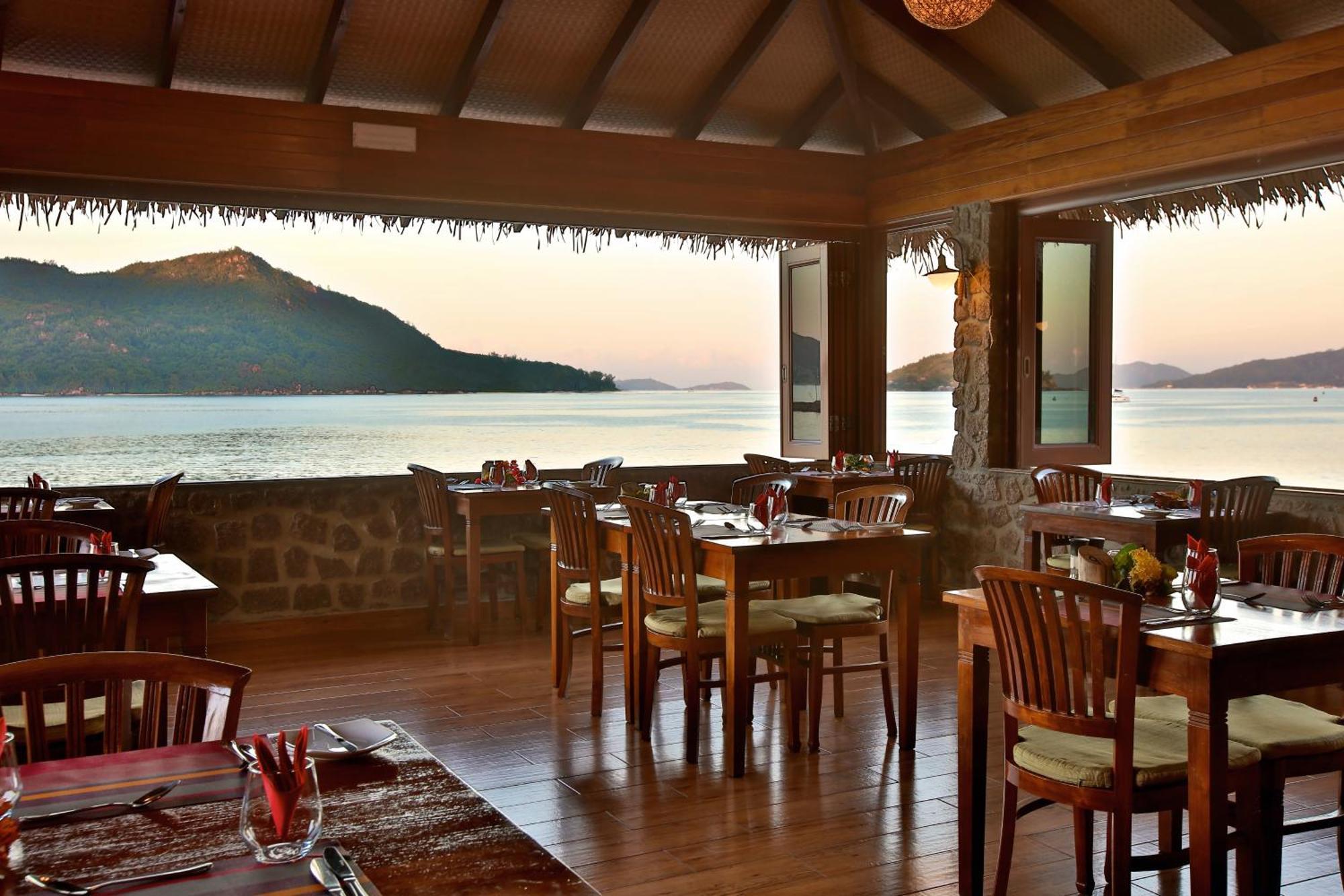 Chalets Cote Mer Baie Sainte Anne Екстериор снимка