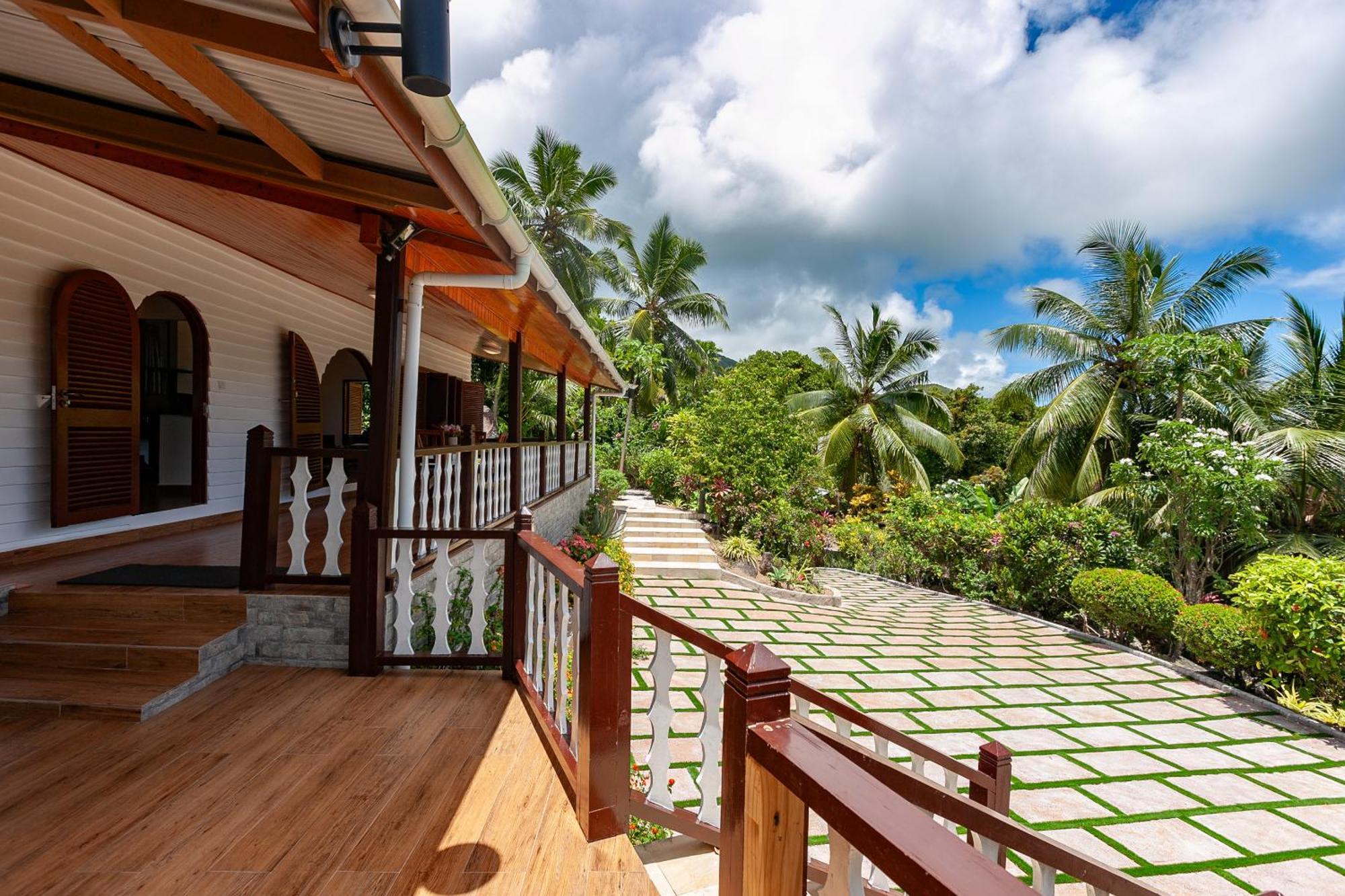 Chalets Cote Mer Baie Sainte Anne Екстериор снимка