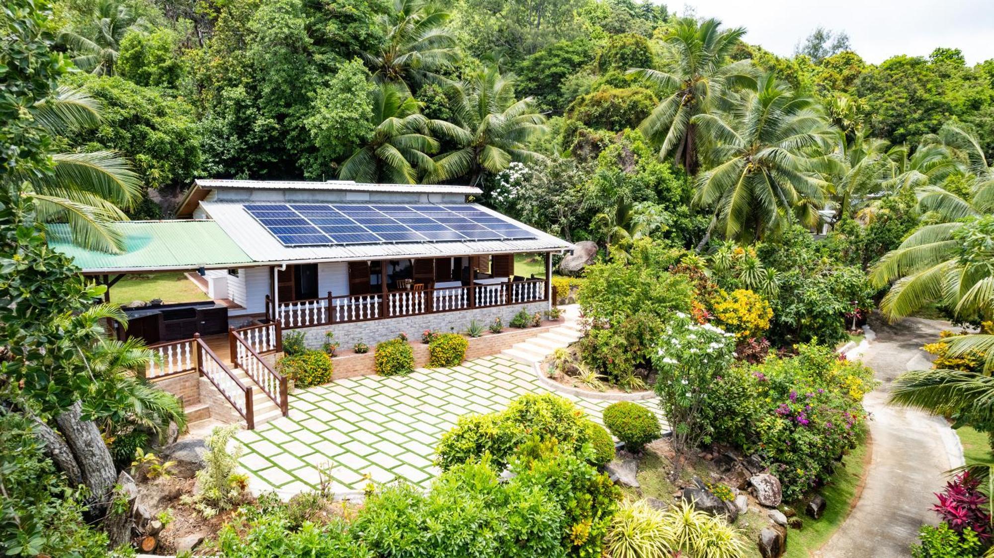 Chalets Cote Mer Baie Sainte Anne Екстериор снимка