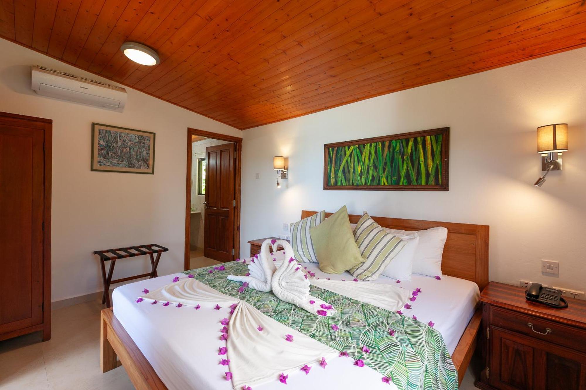 Chalets Cote Mer Baie Sainte Anne Екстериор снимка